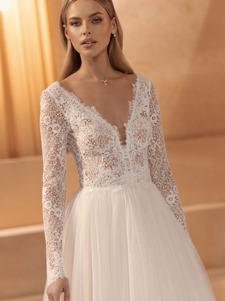 7e9ef9df632a30b5bb78caa1b332d98b bianco evento bridal dress savana cham 5 