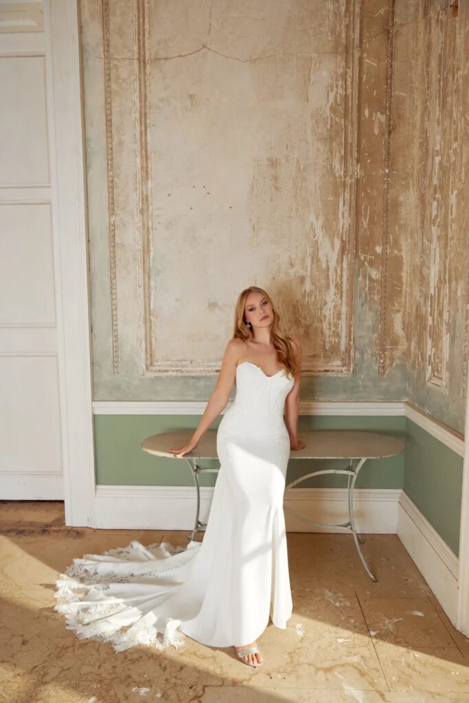 e9344f0897b432f3c73e60850784613b 44537 x sincerity bridal 53